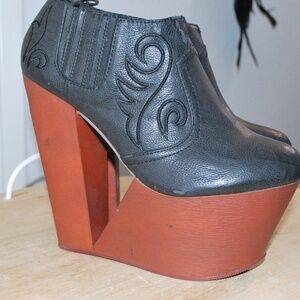 Ultra platform heel black